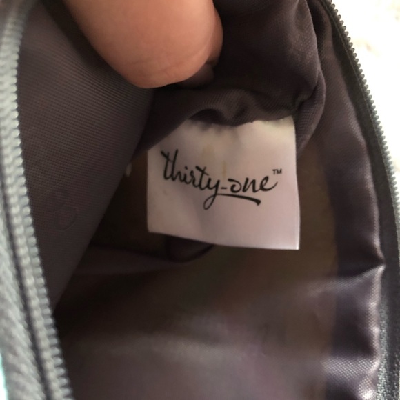 CLOSET CLOSING! - Picture 5 of 6